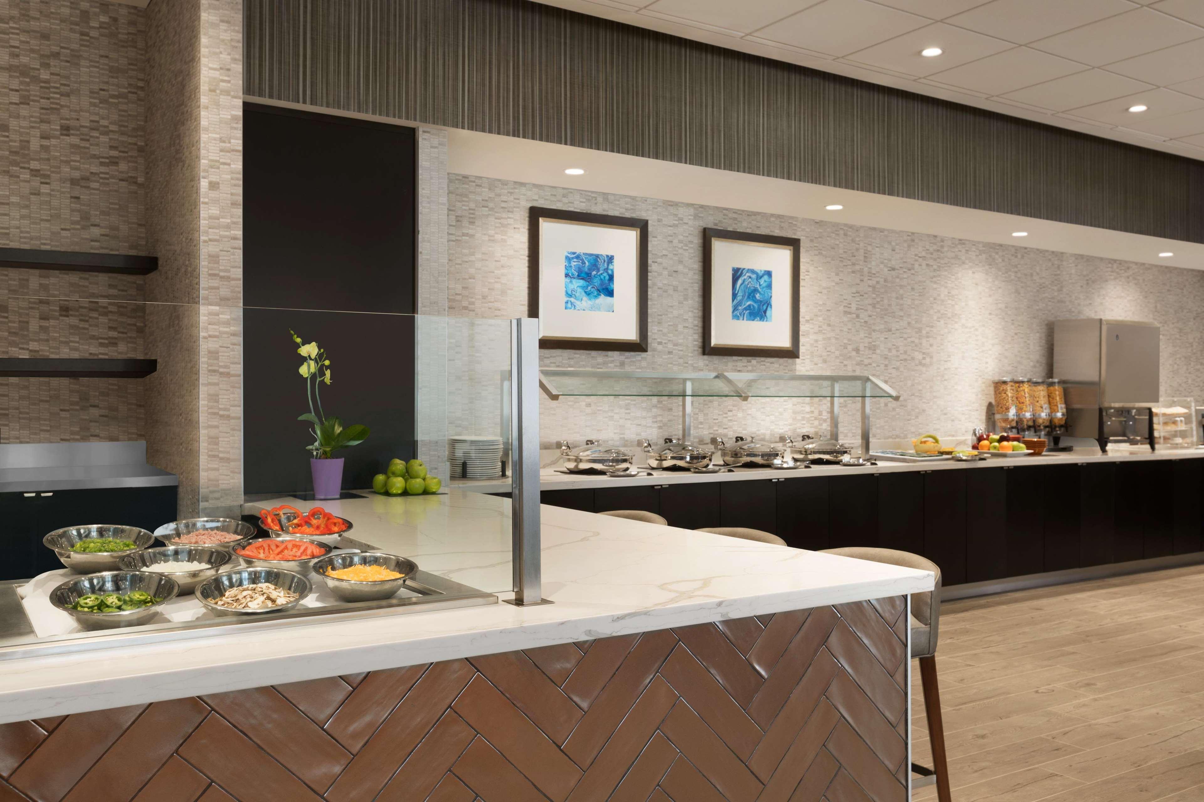 Embassy Suites By Hilton Toronto Airport Dış mekan fotoğraf