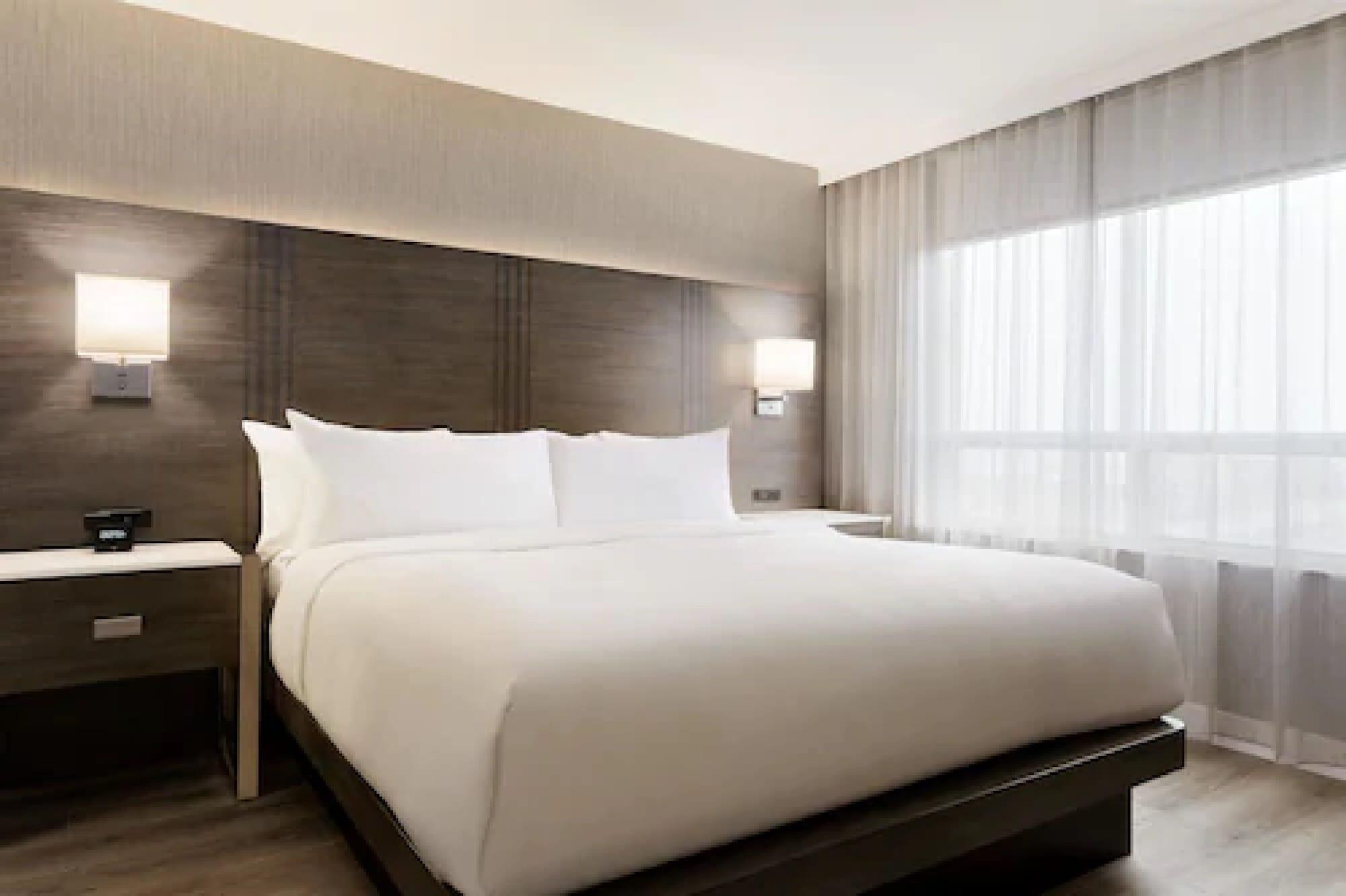 Embassy Suites By Hilton Toronto Airport Dış mekan fotoğraf
