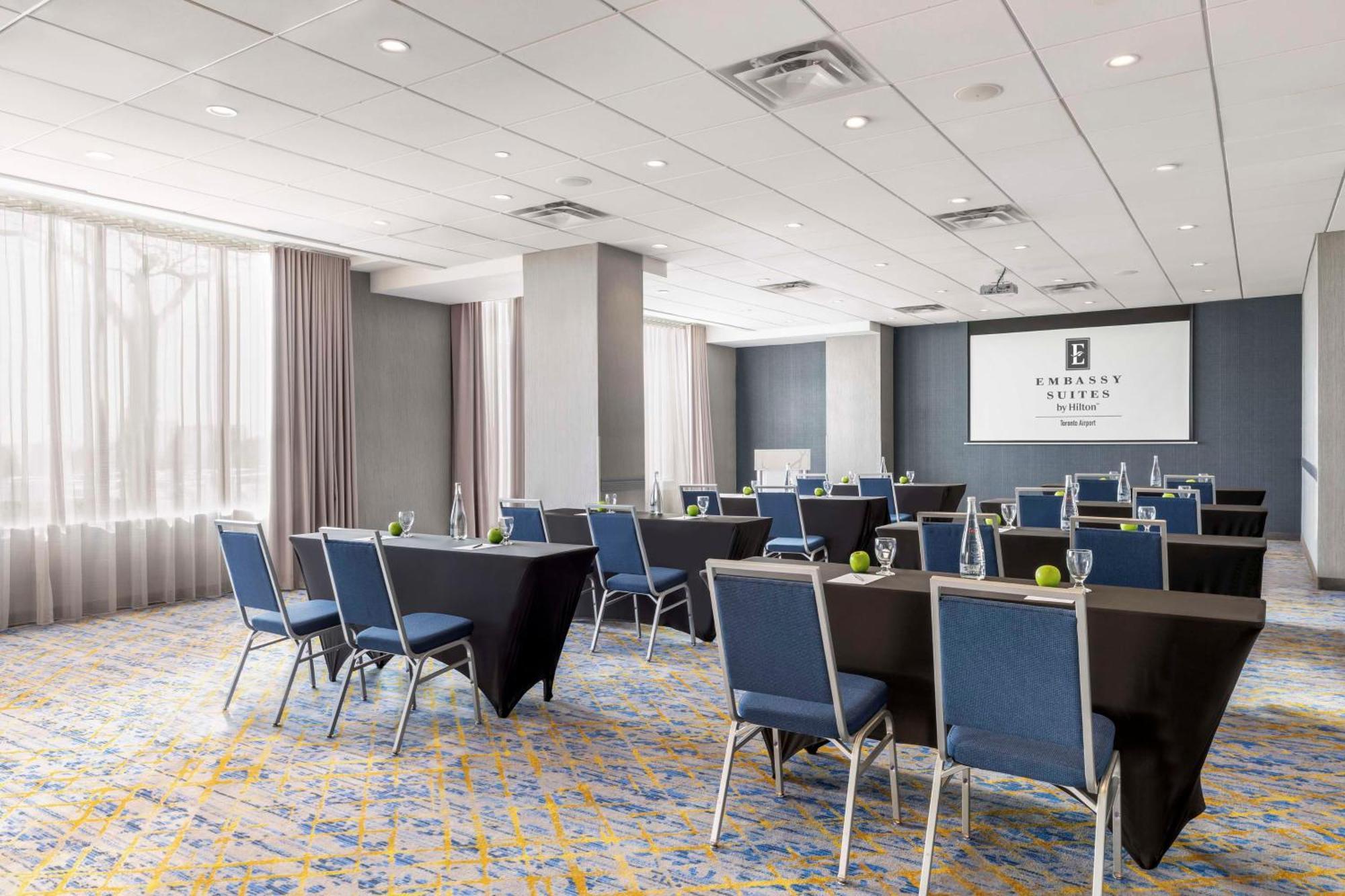 Embassy Suites By Hilton Toronto Airport Dış mekan fotoğraf